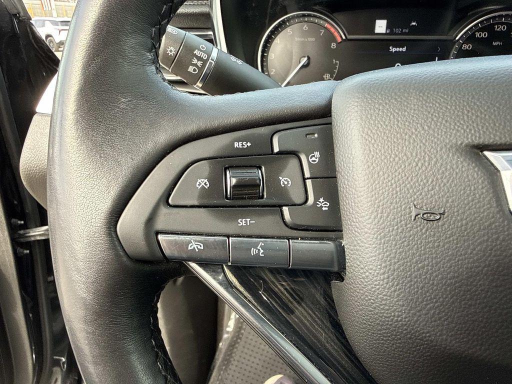 used 2023 Cadillac XT6 car, priced at $38,431