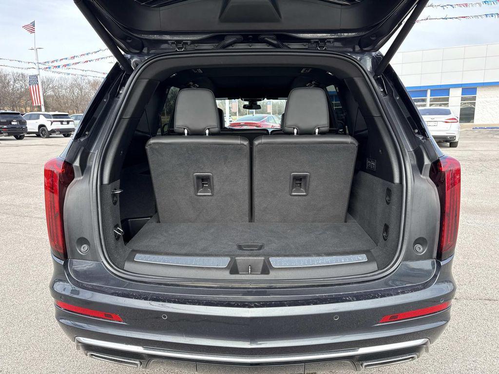 used 2023 Cadillac XT6 car, priced at $38,431