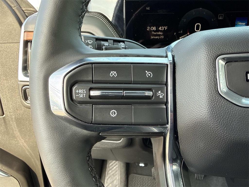 used 2025 GMC Yukon car, priced at $69,887