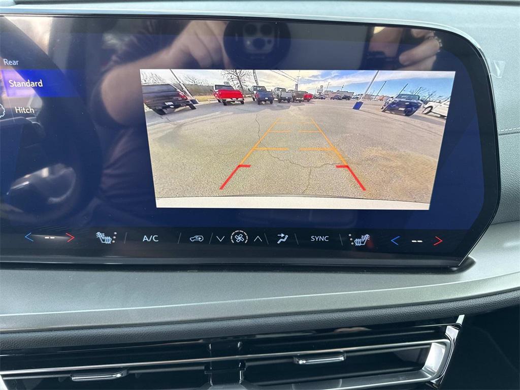 new 2026 Chevrolet Traverse car, priced at $43,301