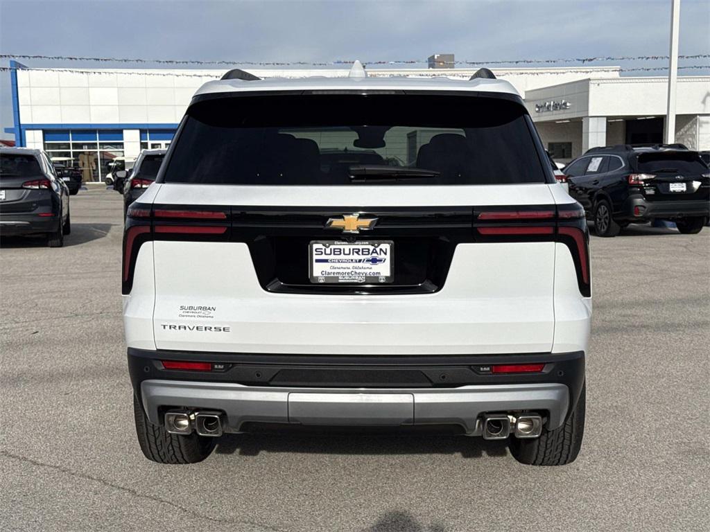 new 2026 Chevrolet Traverse car, priced at $43,301