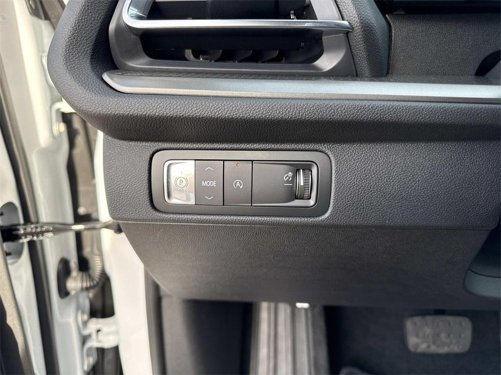 new 2026 Chevrolet Traverse car, priced at $43,301