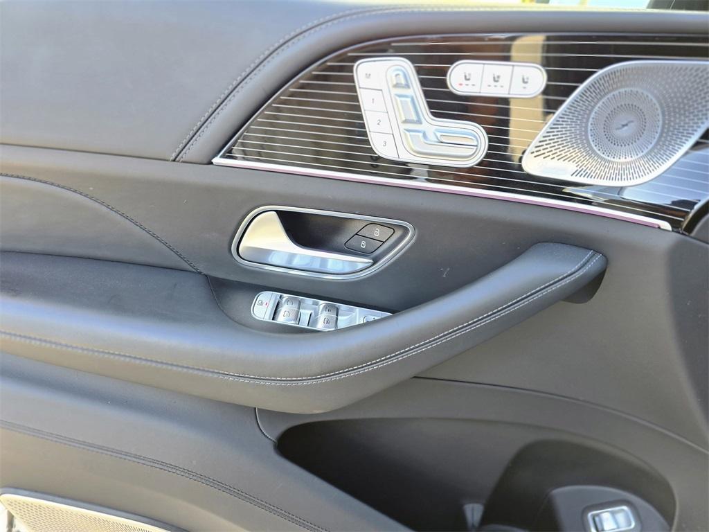 used 2021 Mercedes-Benz Maybach GLS 600 car, priced at $129,990