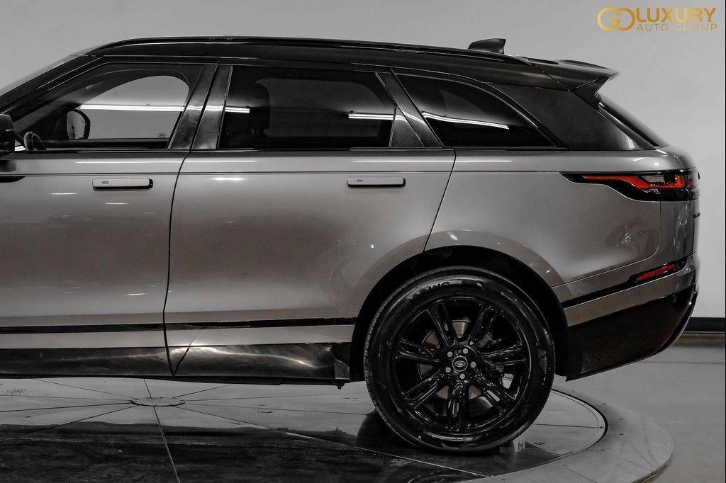 Land Rover Range Rover Velar view 15