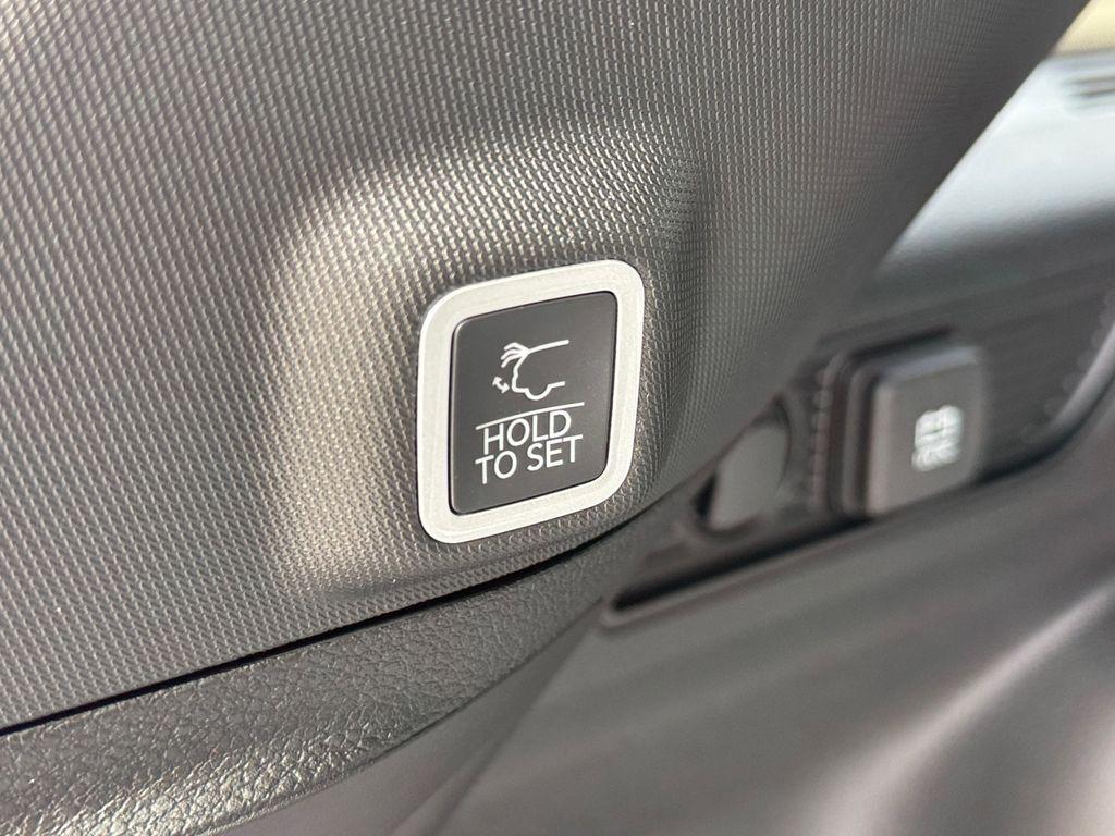 new 2025 Jeep Grand Cherokee car, priced at $44,250