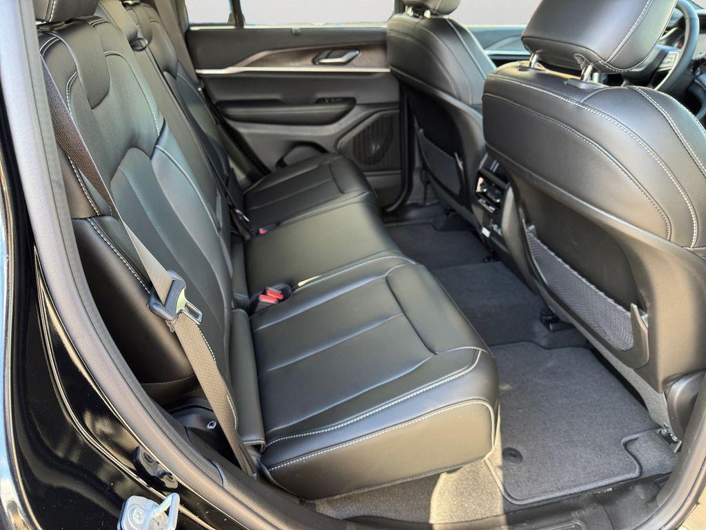 new 2025 Jeep Grand Cherokee car, priced at $44,900