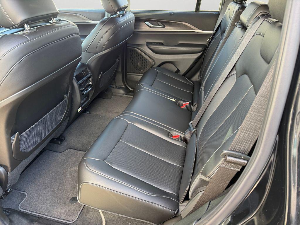 new 2025 Jeep Grand Cherokee car, priced at $44,900