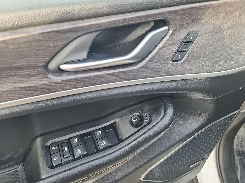 used 2021 Jeep Grand Cherokee L car, priced at $28,507