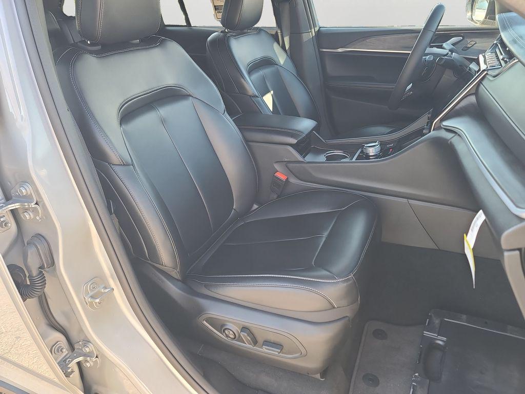 used 2024 Jeep Grand Cherokee car, priced at $33,480