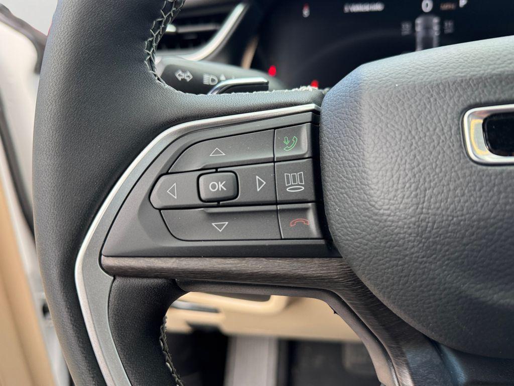 new 2025 Jeep Grand Cherokee car, priced at $39,900