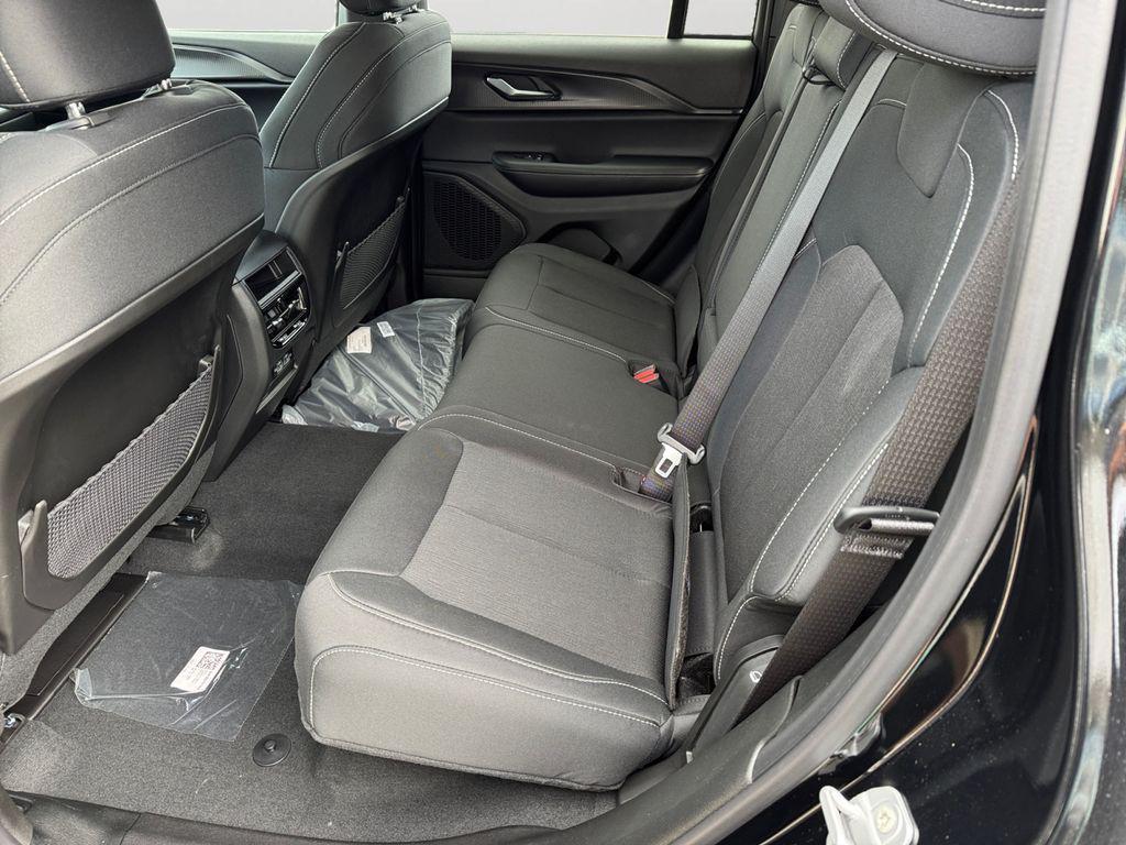 new 2025 Jeep Grand Cherokee car, priced at $36,500