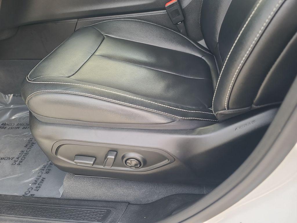 used 2023 Jeep Grand Cherokee car, priced at $31,994