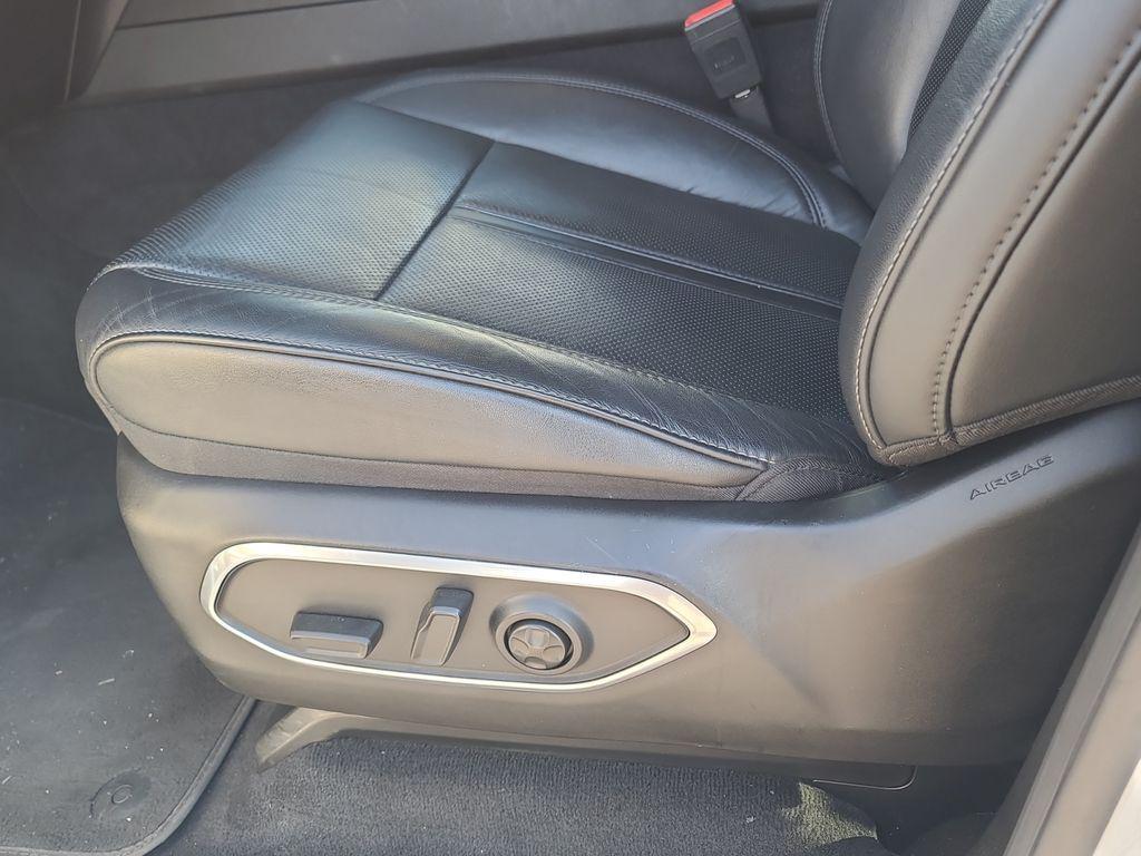 used 2023 Jeep Wagoneer car, priced at $43,523