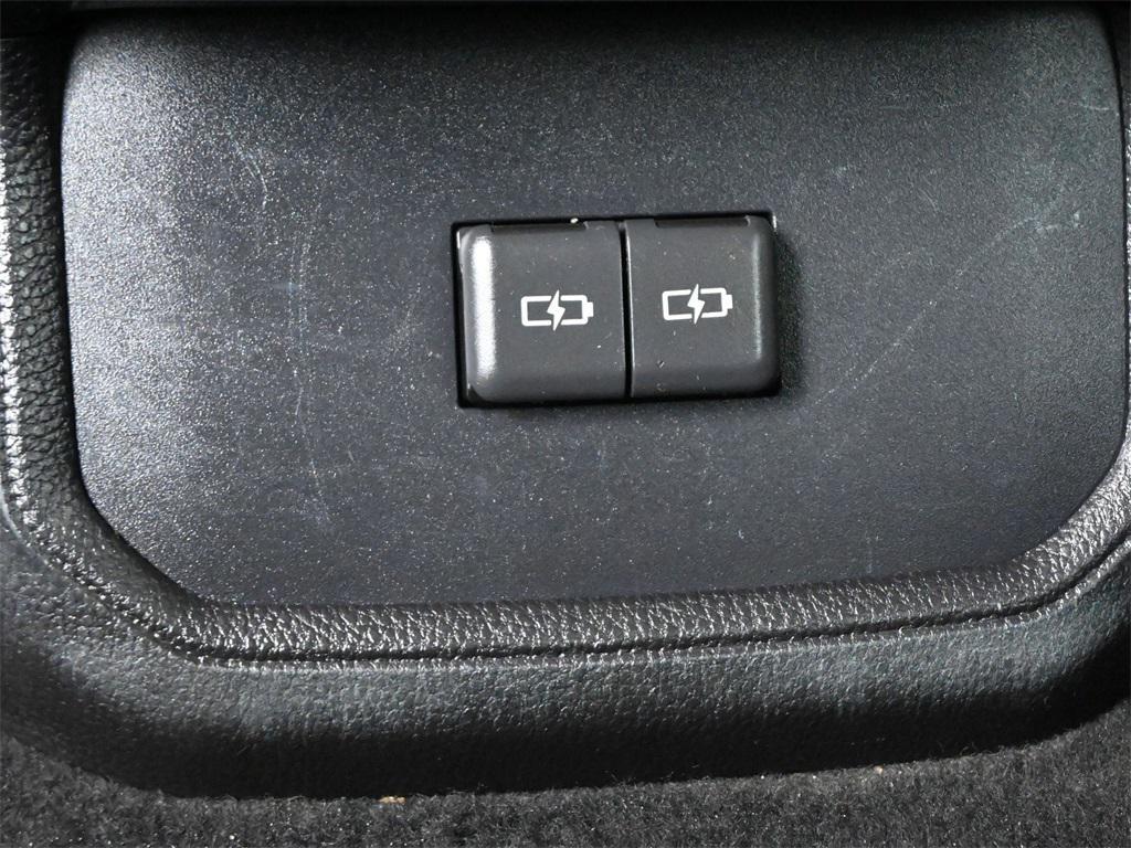 used 2023 Toyota Highlander car, priced at $38,500