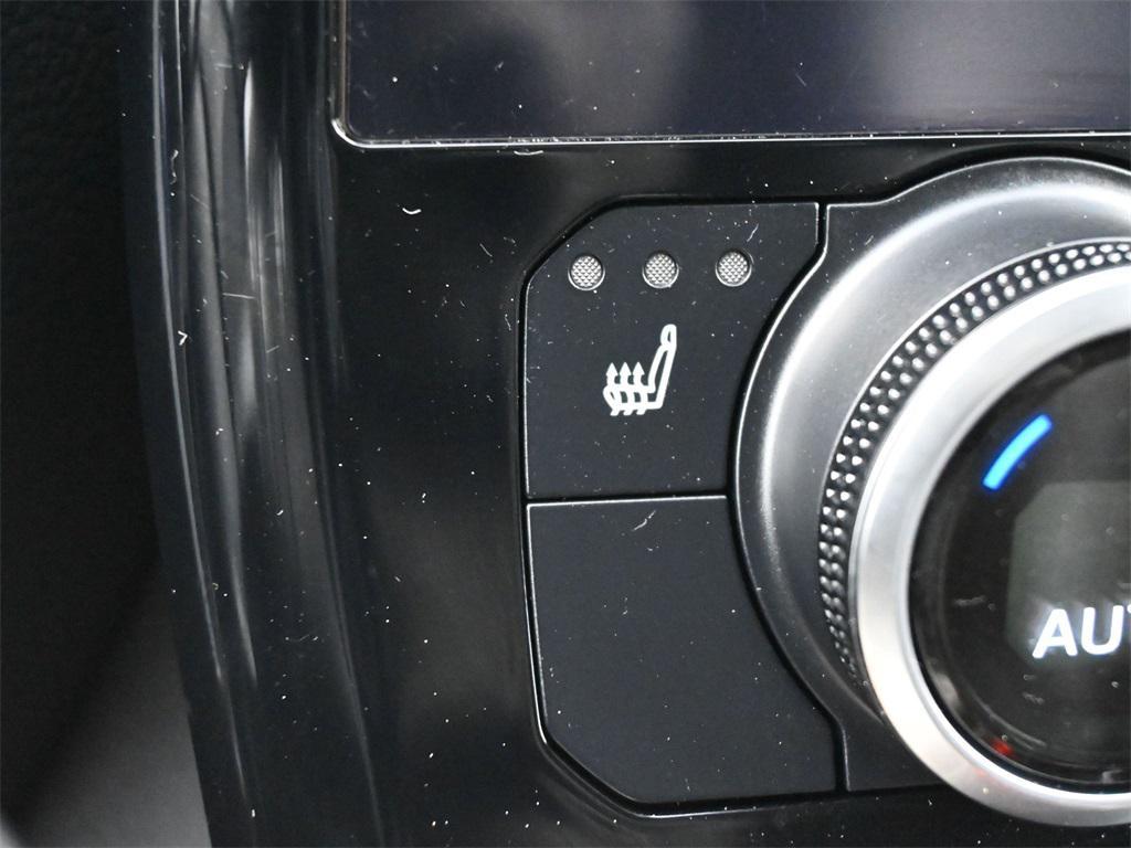 used 2023 Toyota Highlander car, priced at $38,500