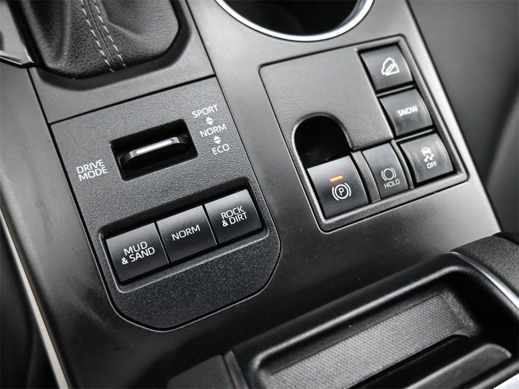 used 2023 Toyota Highlander car, priced at $38,500