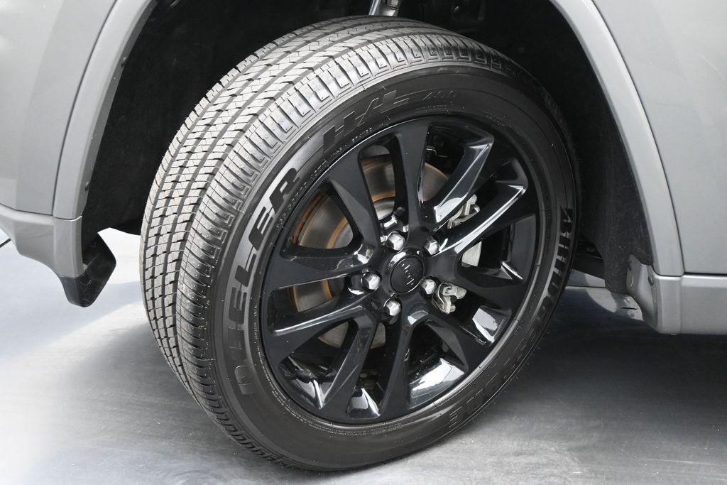 used 2021 Jeep Grand Cherokee car, priced at $18,500