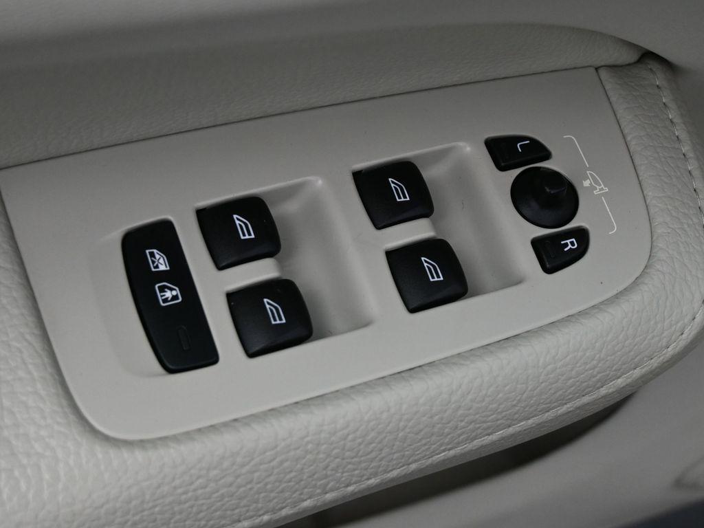 used 2021 Volvo S60 Recharge Plug-In Hybrid car, priced at $22,750