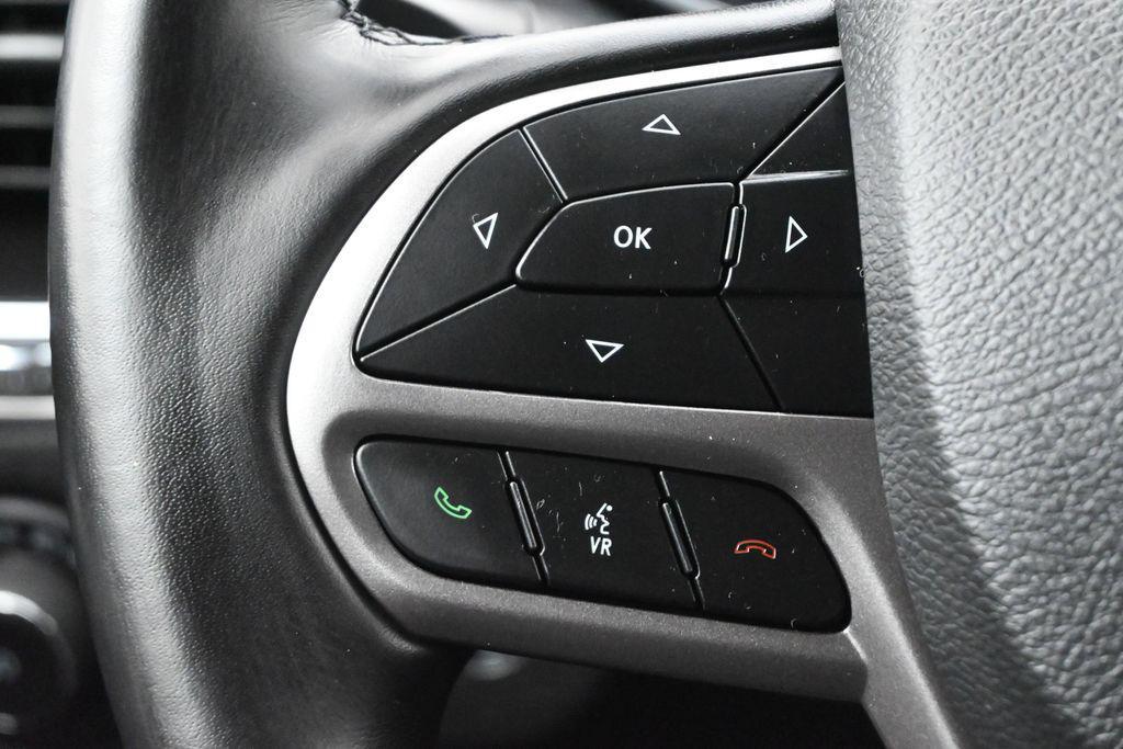 used 2021 Jeep Cherokee car, priced at $20,299