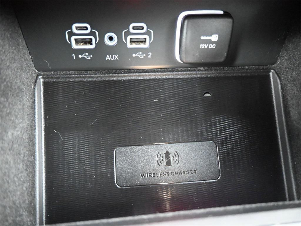 used 2022 Jeep Grand Cherokee car, priced at $29,000