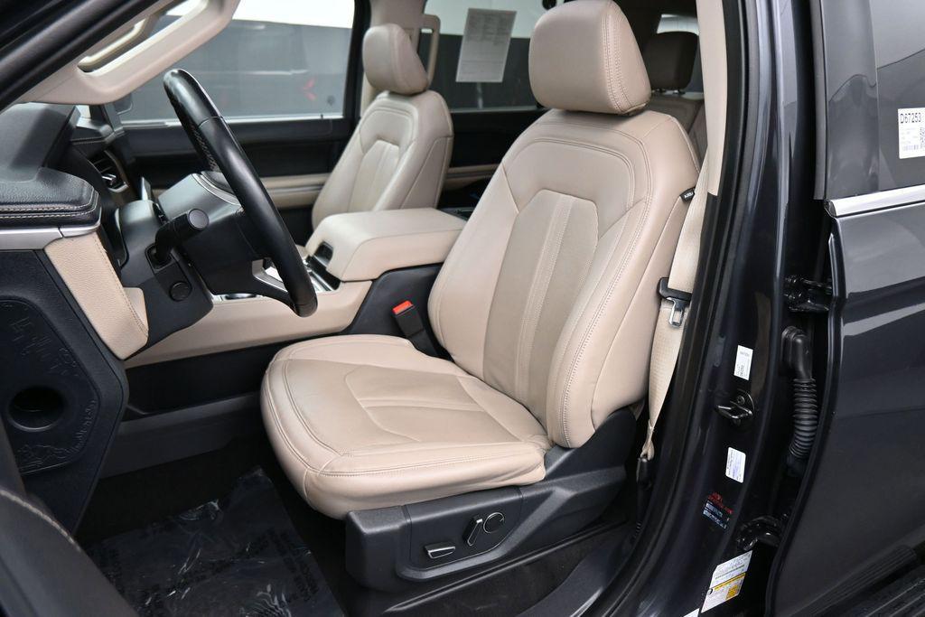 used 2024 Ford Expedition car, priced at $49,000