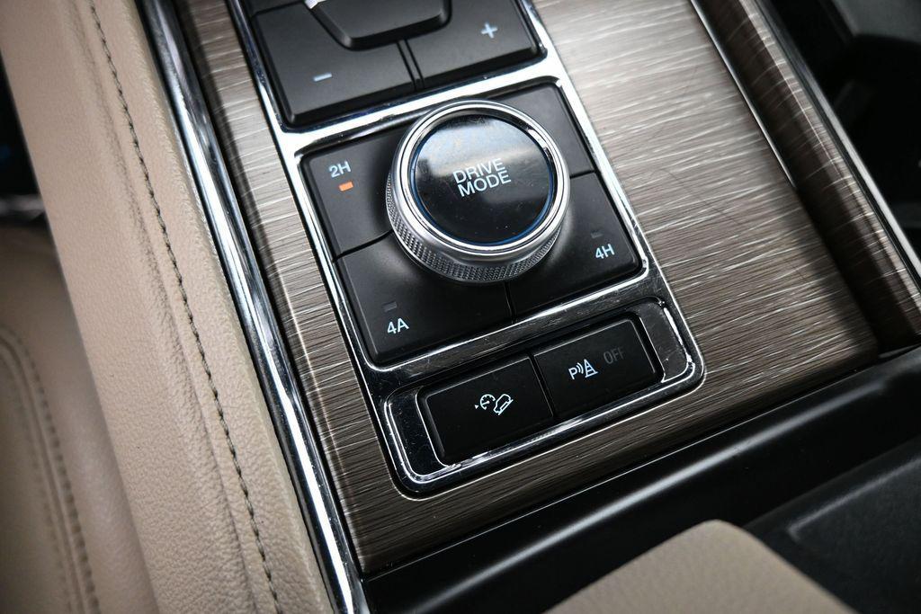 used 2024 Ford Expedition car, priced at $49,000