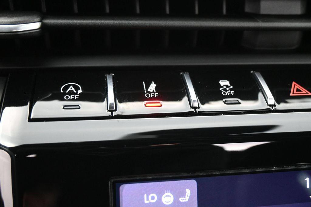 used 2022 Jeep Grand Cherokee car, priced at $30,000