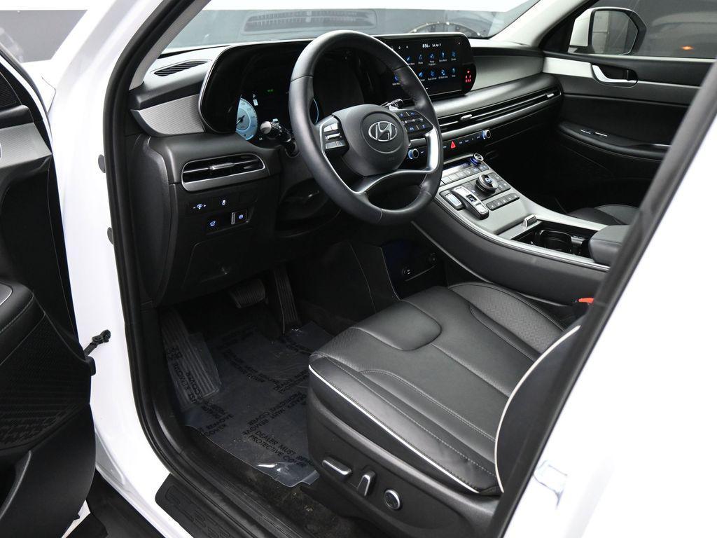used 2025 Hyundai Palisade car, priced at $38,250