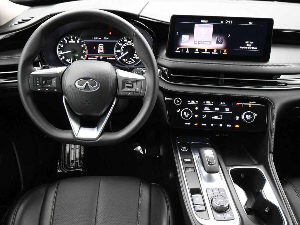used 2025 INFINITI QX60 car, priced at $40,000