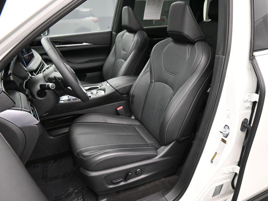 used 2025 INFINITI QX60 car, priced at $40,000