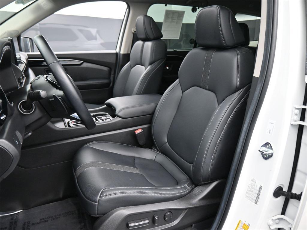 used 2025 Honda Pilot car, priced at $44,500