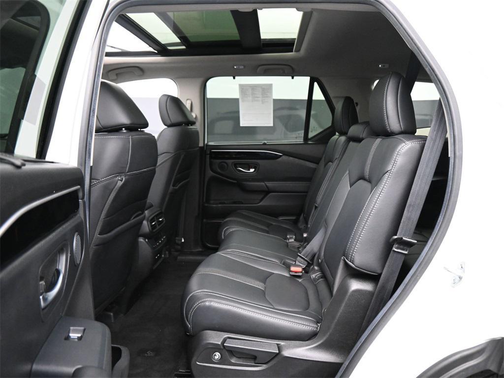 used 2025 Honda Pilot car, priced at $44,500