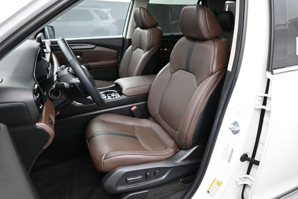used 2024 Honda Pilot car, priced at $42,750
