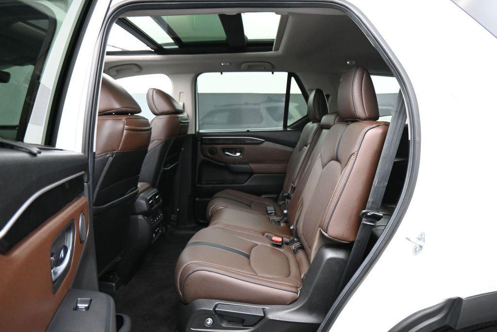 used 2024 Honda Pilot car, priced at $42,750