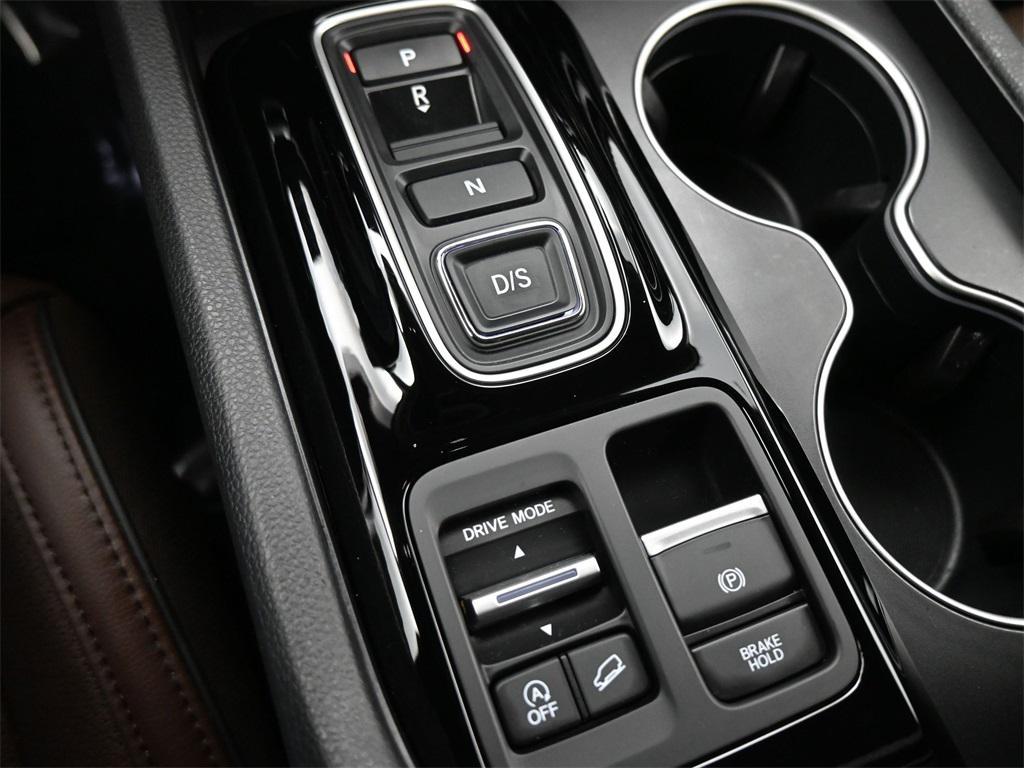 used 2024 Honda Pilot car, priced at $40,750