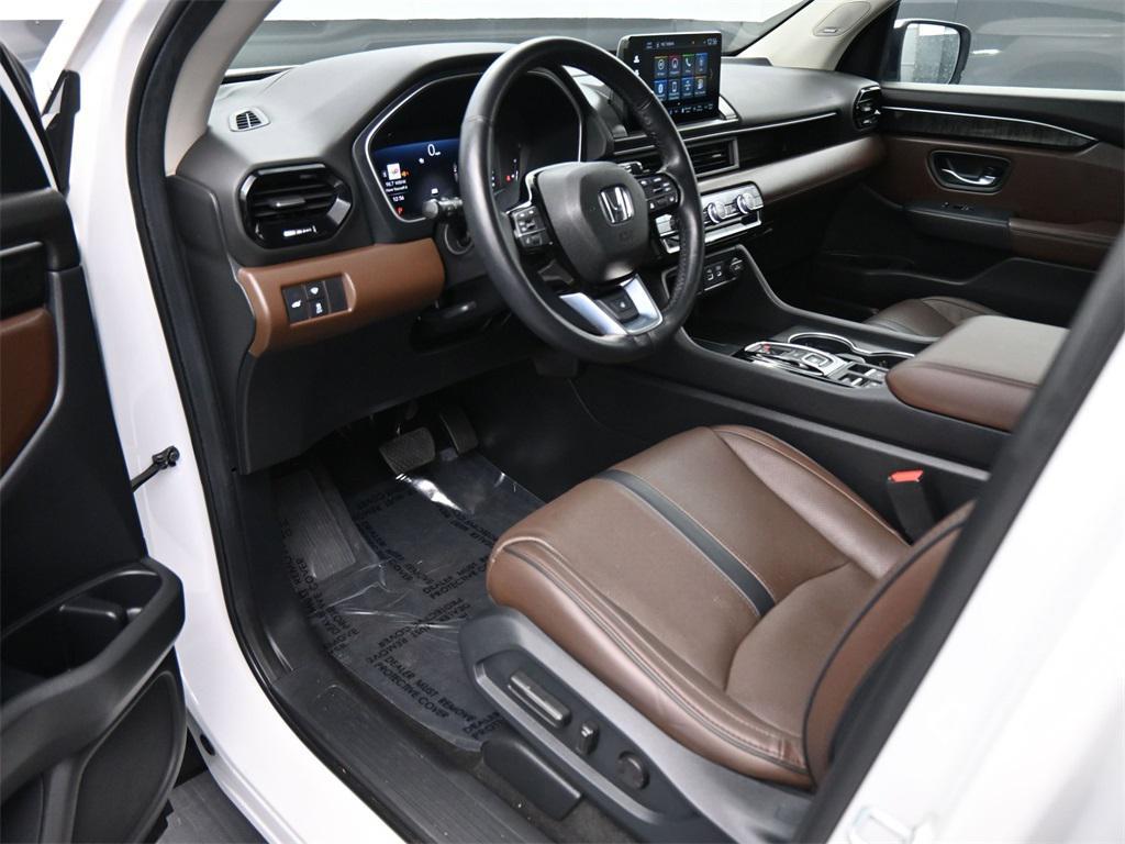 used 2024 Honda Pilot car, priced at $40,750