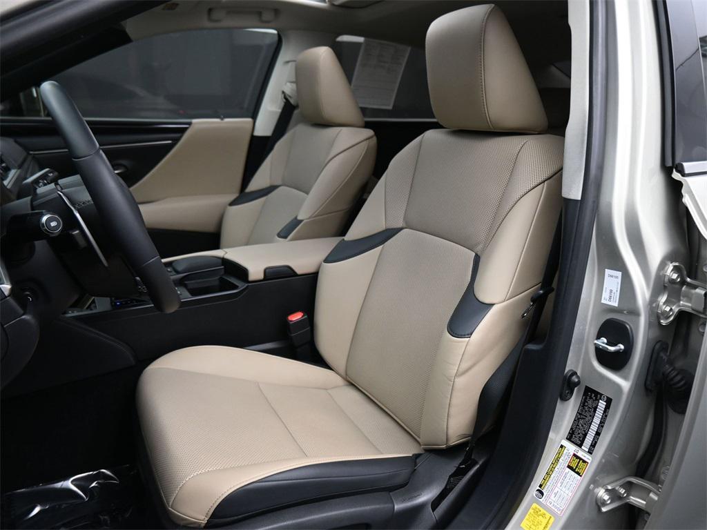 used 2021 Lexus ES 300h car, priced at $31,500