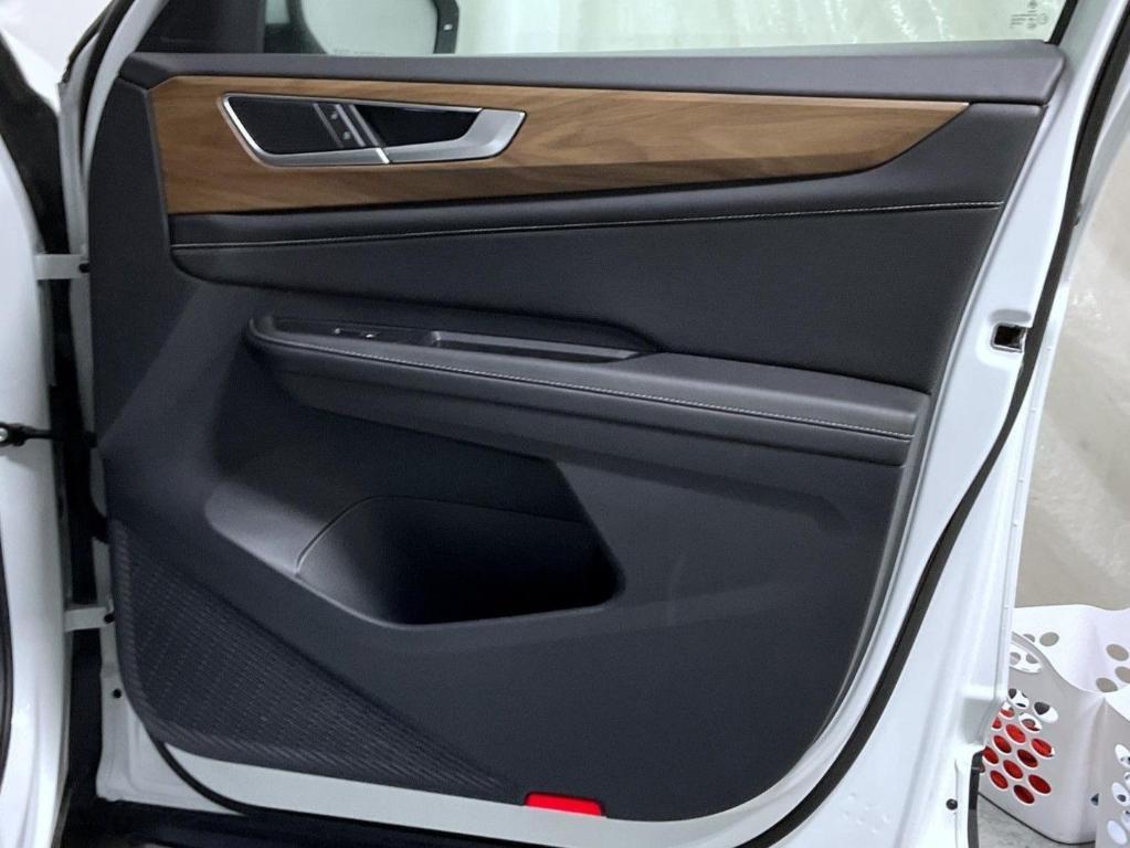 used 2025 Volkswagen Atlas car, priced at $33,221