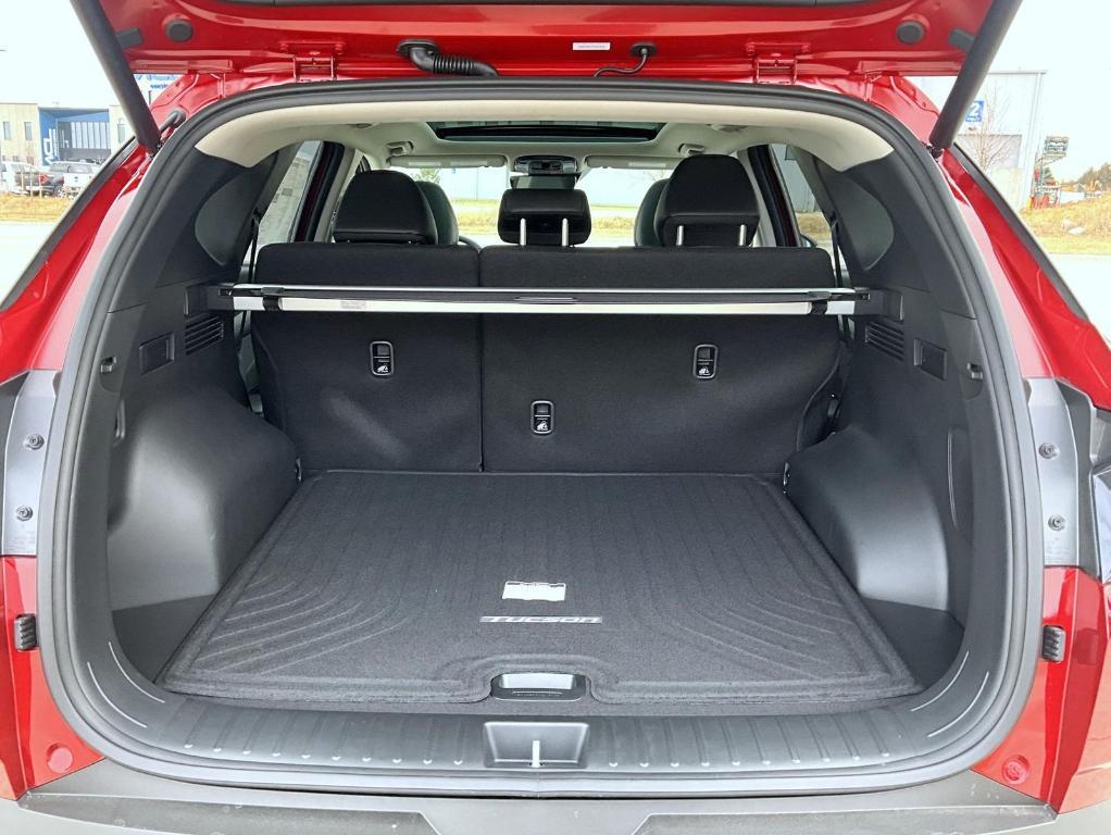 new 2026 Hyundai TUCSON Hybrid car, priced at $40,624