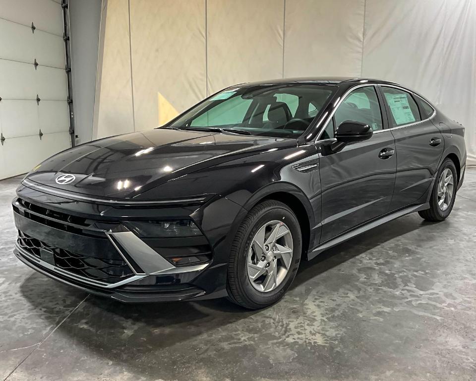 used 2025 Hyundai Sonata car, priced at $22,285
