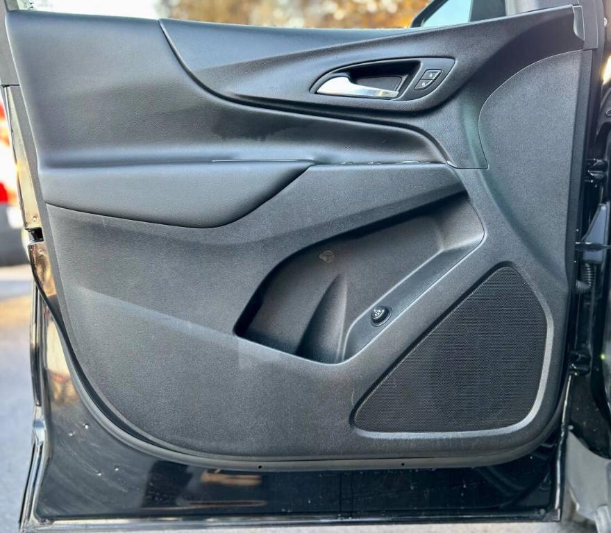 used 2021 Chevrolet Equinox car, priced at $17,500