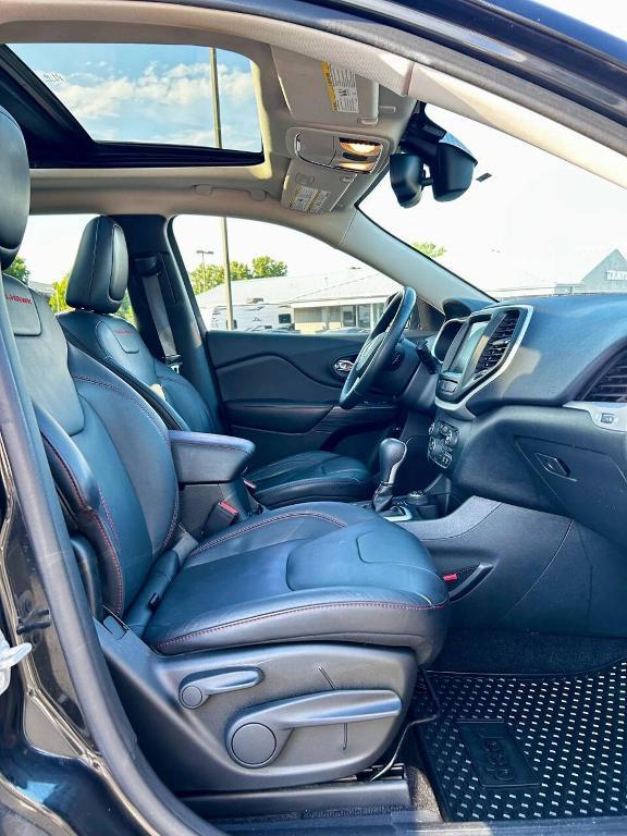 used 2015 Jeep Cherokee car, priced at $14,500