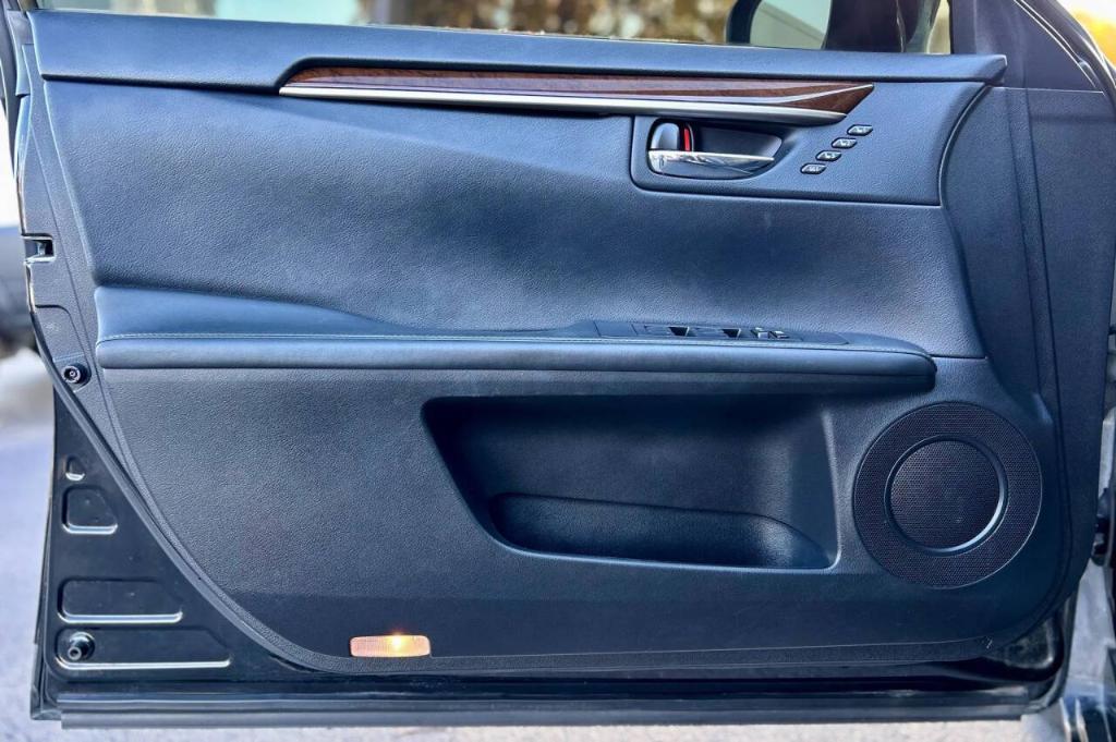 used 2015 Lexus ES 350 car, priced at $16,500