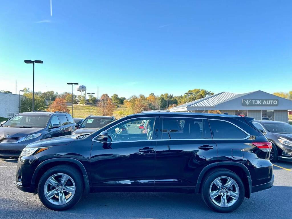 used 2018 Toyota Highlander car, priced at $28,500