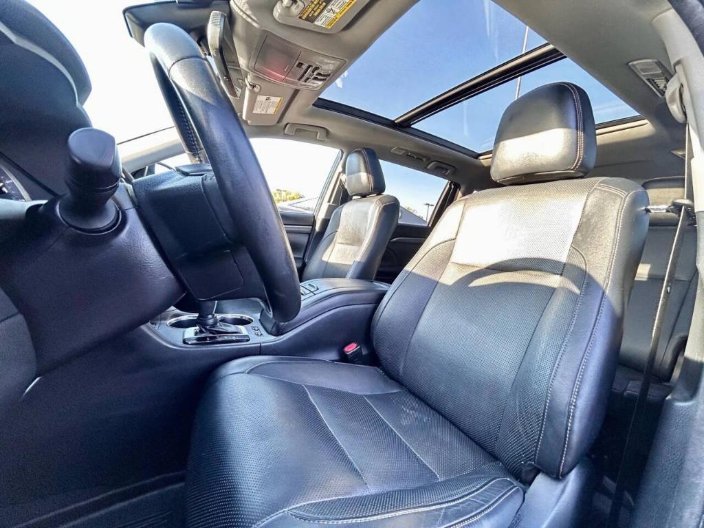used 2018 Toyota Highlander car, priced at $28,500