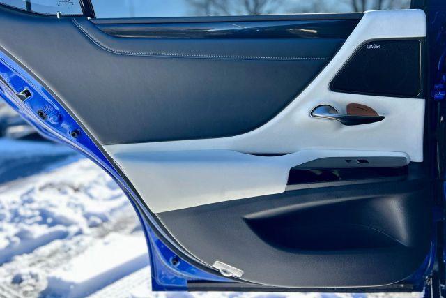 used 2023 Lexus ES 300h car, priced at $34,500