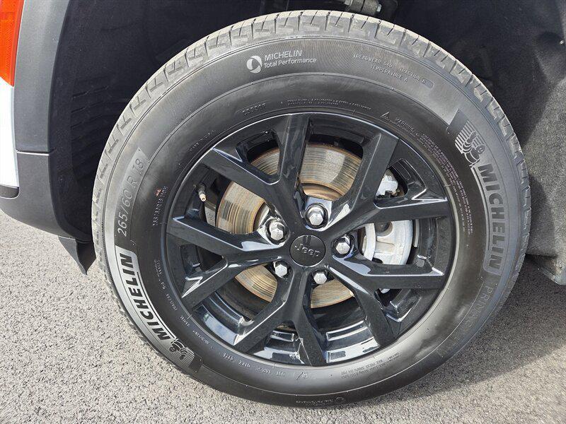 used 2024 Jeep Grand Cherokee L car, priced at $33,995