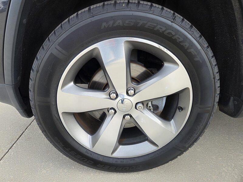 used 2016 Jeep Grand Cherokee car, priced at $14,995