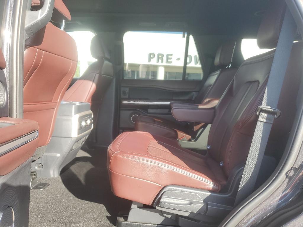 used 2024 Ford Expedition car, priced at $44,564