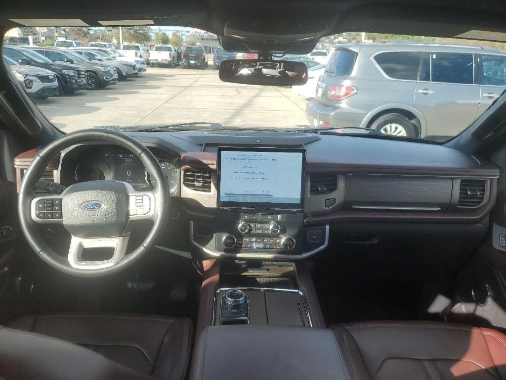 used 2024 Ford Expedition car, priced at $44,564